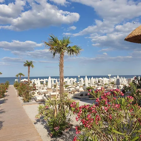 Teona 110 In Axxis Nova Apartment Mamaia